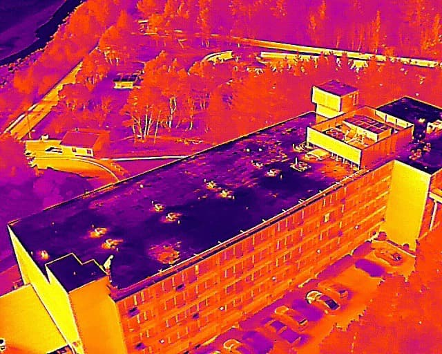 Thermal imaging scan of a roof